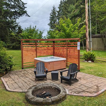 Fox Paws Luxury Cabin - Hot Tub, Fire Pit & Pines! Hansville Buitenkant foto